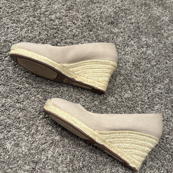 J. Crew Women's Cream wedge shoes size 7 1/2 - Picture 4 of 7